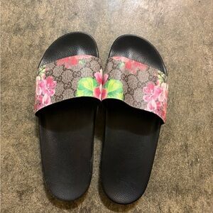 Floral gucci slides